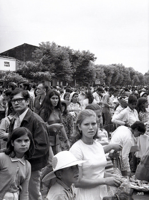 AÑO 1971 - BLANCO Y NEGRO - VIDA CAMPESINA EN PARAGUAY (JOSÉ MARÍA BLANCH)